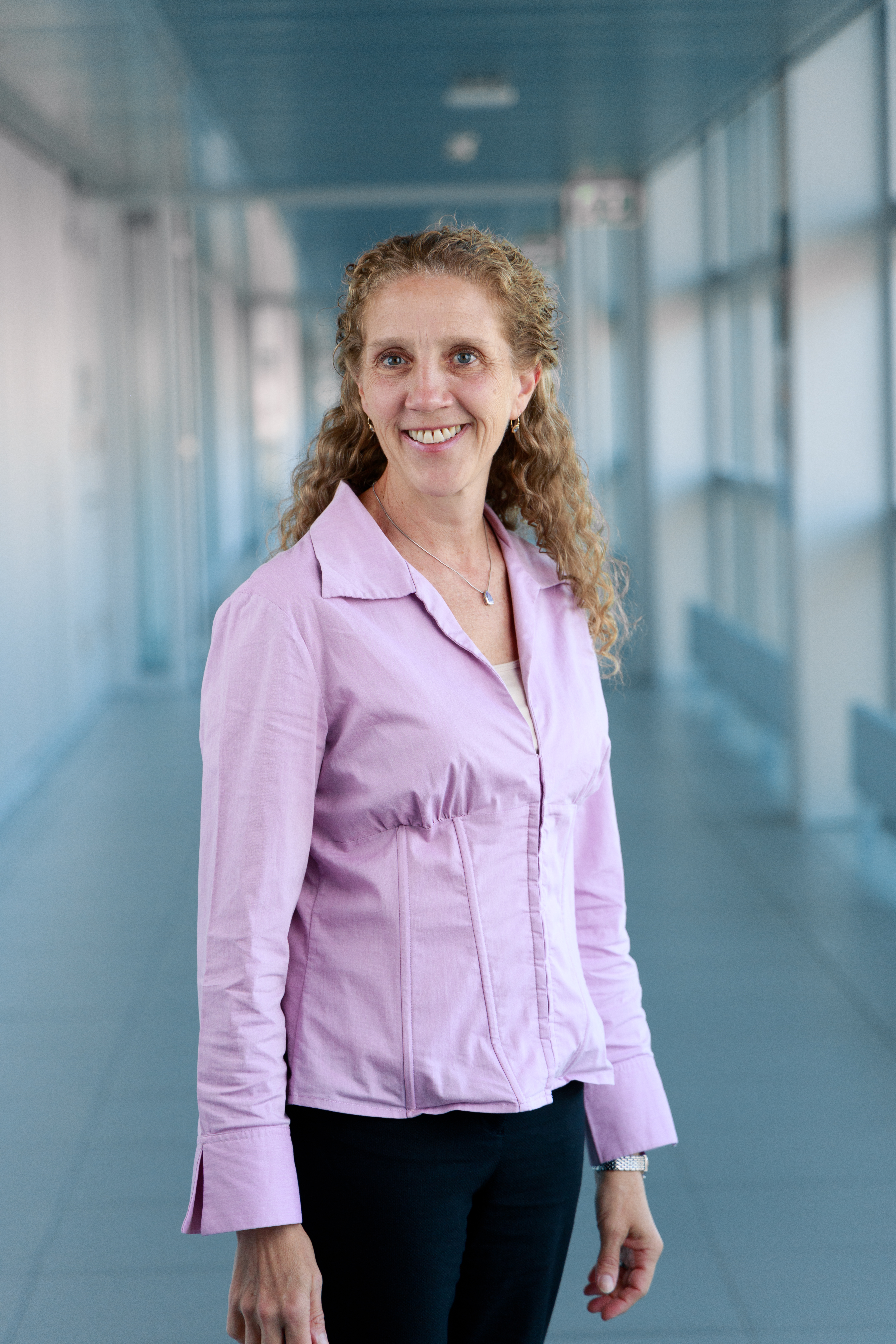 Frontbild - Haar Zurückgebunden