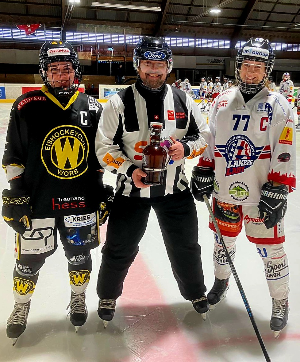 Als Eishockeyschiedsrichter